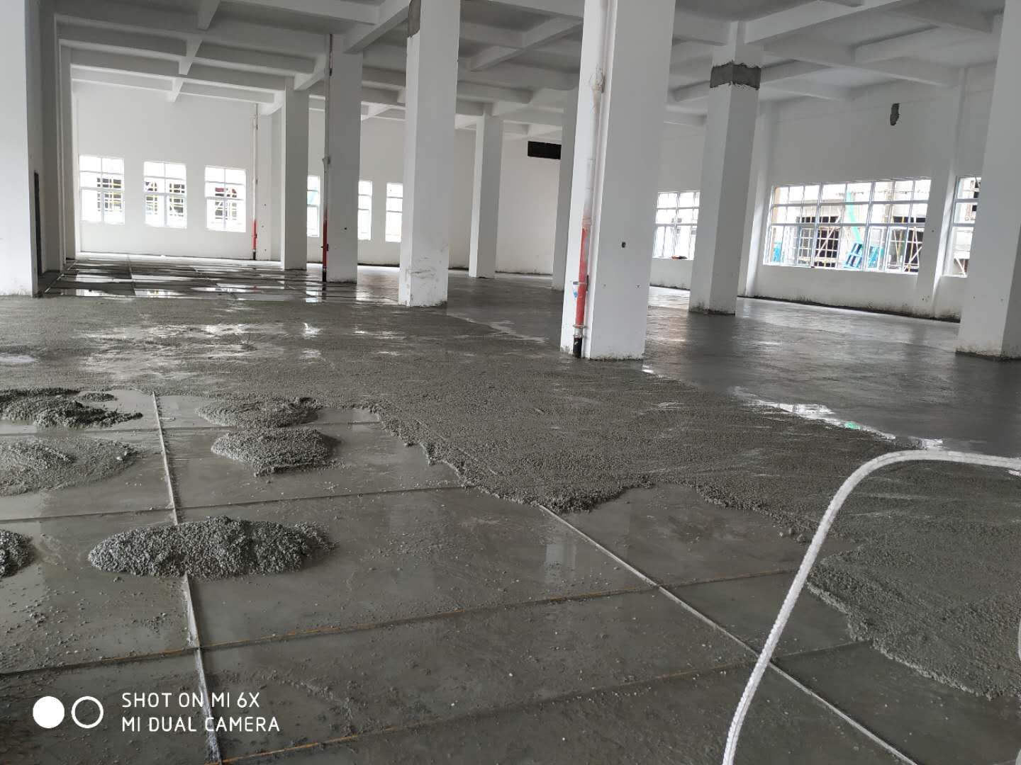 水磨石地坪施工
